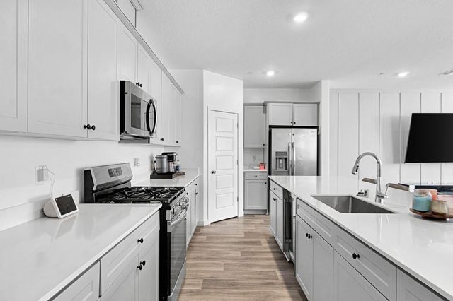 2831 N Redda Road, Fresno, CA 93737