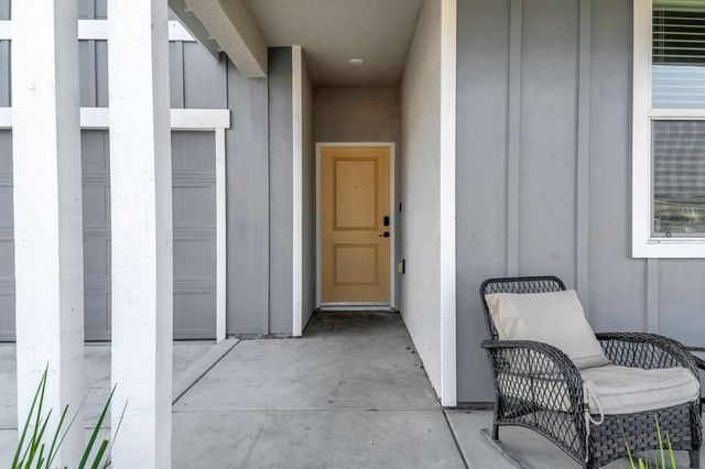 2831 N Redda Road, Fresno, CA 93737