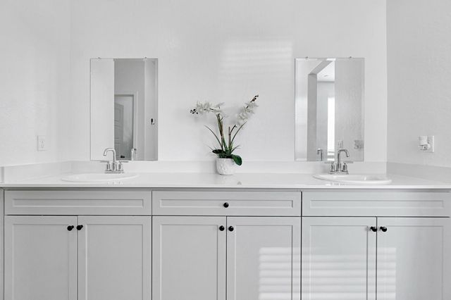 2831 N Redda Road, Fresno, CA 93737