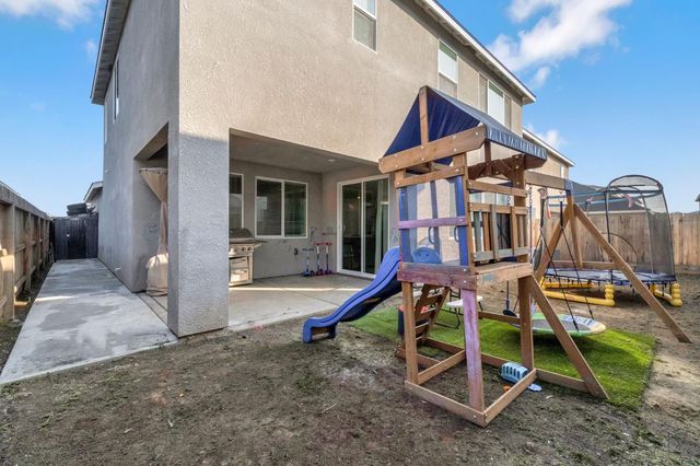 2831 N Redda Road, Fresno, CA 93737