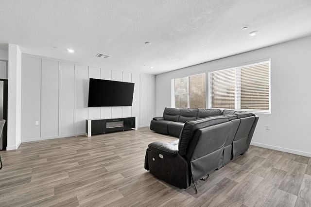 2831 N Redda Road, Fresno, CA 93737