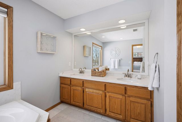 18150 Gladstone Boulevard N, Maple Grove, MN 55311