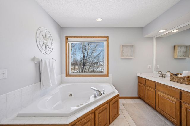 18150 Gladstone Boulevard N, Maple Grove, MN 55311