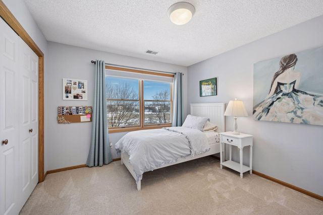 18150 Gladstone Boulevard N, Maple Grove, MN 55311