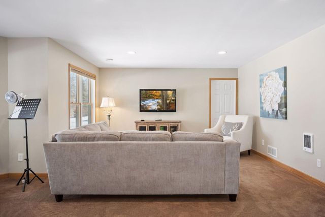 18150 Gladstone Boulevard N, Maple Grove, MN 55311