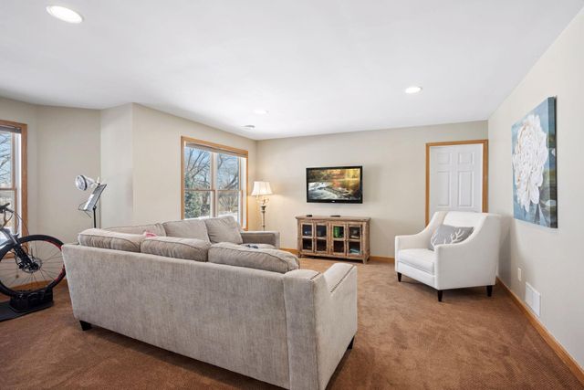 18150 Gladstone Boulevard N, Maple Grove, MN 55311