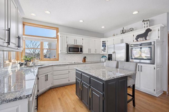 18150 Gladstone Boulevard N, Maple Grove, MN 55311