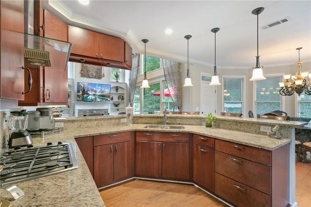 5455 Woodrun Lane, Alpharetta, GA 30005