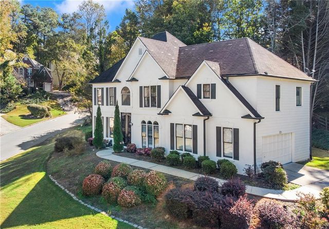 5455 Woodrun Lane, Alpharetta, GA 30005