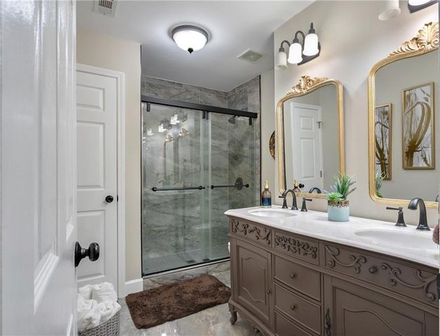 5455 Woodrun Lane, Alpharetta, GA 30005