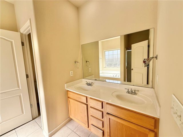 801 Summit Chase Road, Bentonville, AR 72712