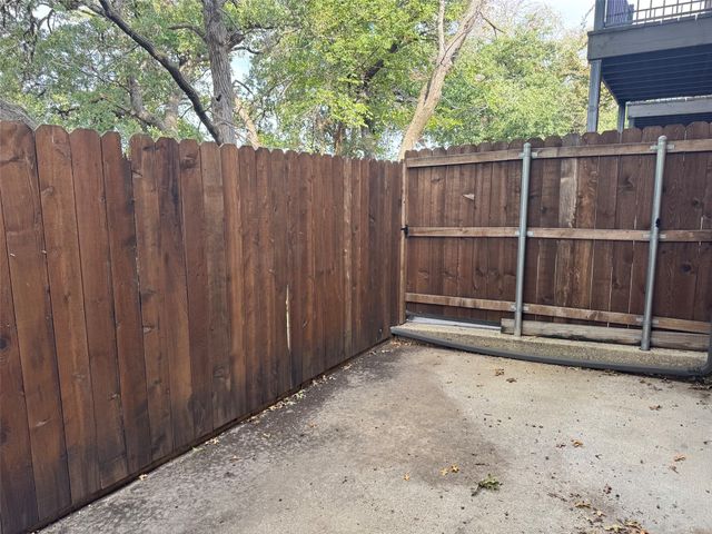 1131 Dallas Drive, Denton, TX 76205