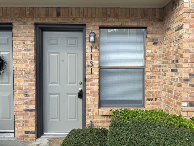 1131 Dallas Drive, Denton, TX 76205