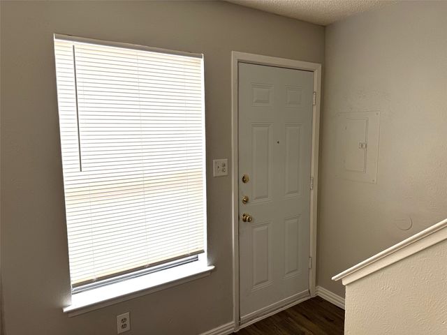 1131 Dallas Drive, Denton, TX 76205