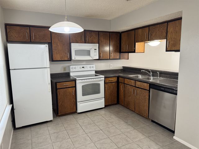 1131 Dallas Drive, Denton, TX 76205