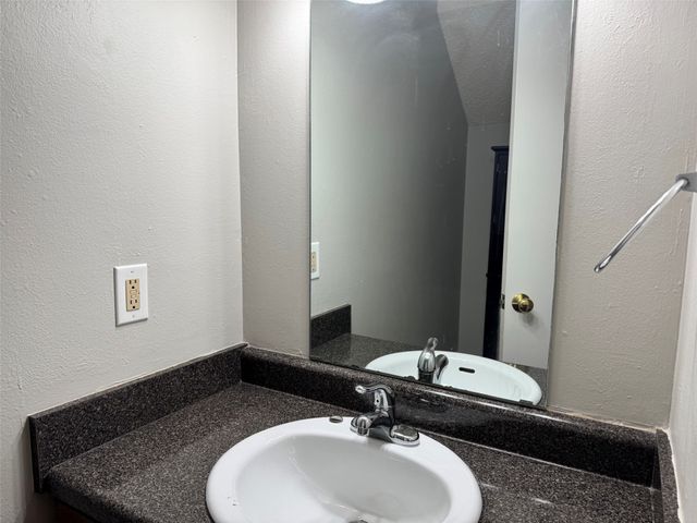1131 Dallas Drive, Denton, TX 76205