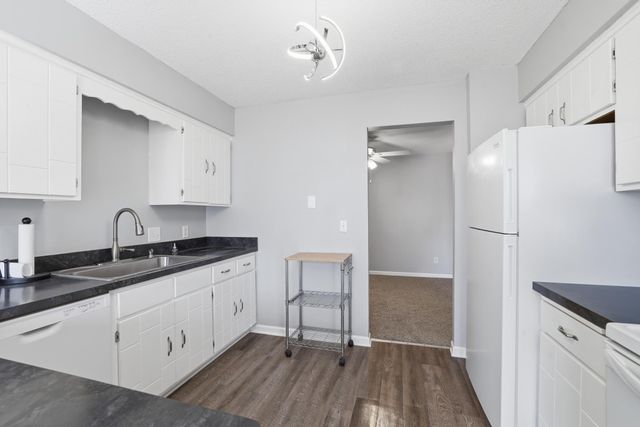 1900 Coon Rapids Boulevard NW 4, Coon Rapids, MN 55433