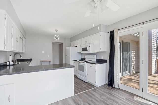 1900 Coon Rapids Boulevard NW 4, Coon Rapids, MN 55433