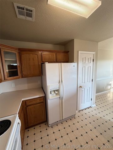 8313 E Lansing Avenue, Broken Arrow, OK 74014