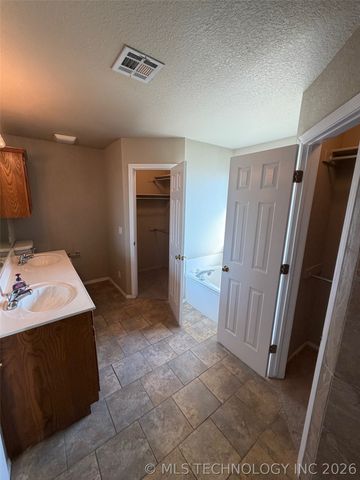 8313 E Lansing Avenue, Broken Arrow, OK 74014