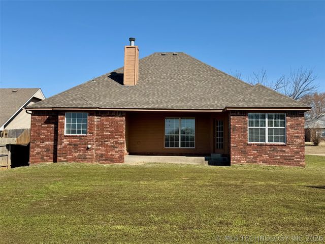 8313 E Lansing Avenue, Broken Arrow, OK 74014