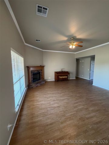 8313 E Lansing Avenue, Broken Arrow, OK 74014