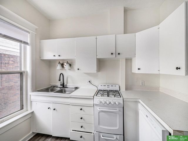 1618 S 32 Avenue, Omaha, NE 68105