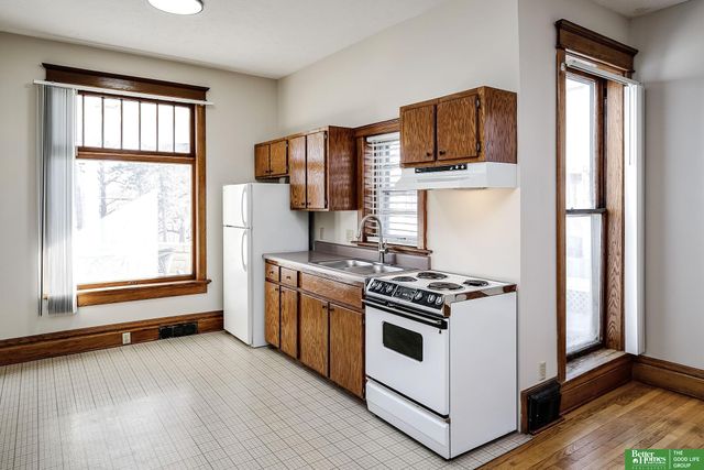 1618 S 32 Avenue, Omaha, NE 68105