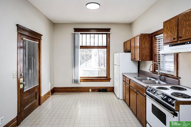 1618 S 32 Avenue, Omaha, NE 68105