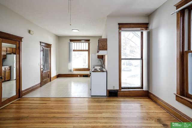 1618 S 32 Avenue, Omaha, NE 68105