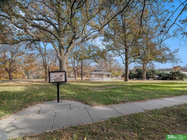 1618 S 32 Avenue, Omaha, NE 68105