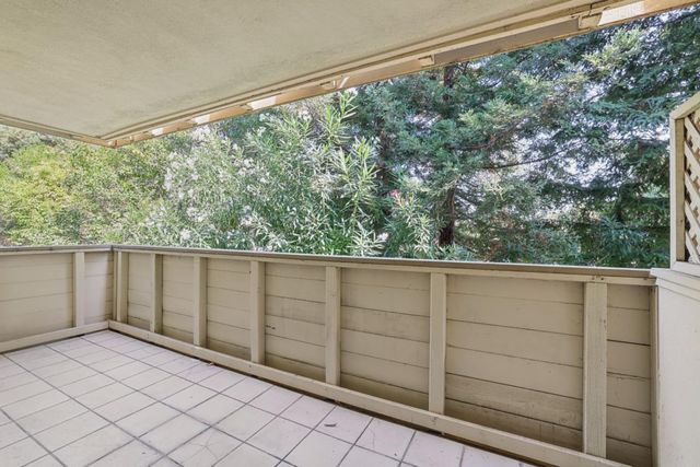 1031 Crestview Drive 216, Mountain View, CA 94040