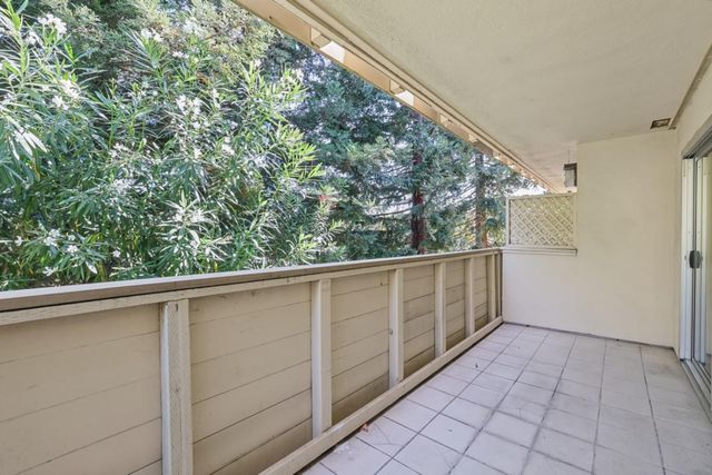1031 Crestview Drive 216, Mountain View, CA 94040