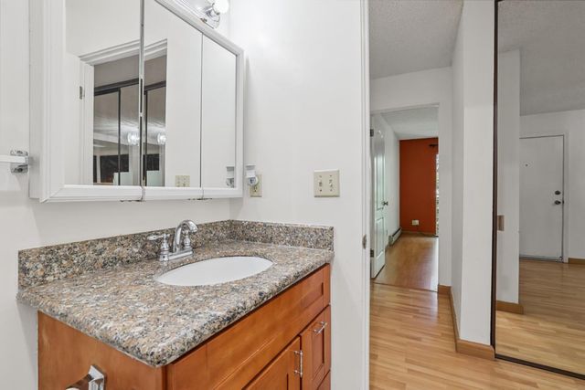 1031 Crestview Drive 216, Mountain View, CA 94040