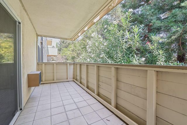 1031 Crestview Drive 216, Mountain View, CA 94040