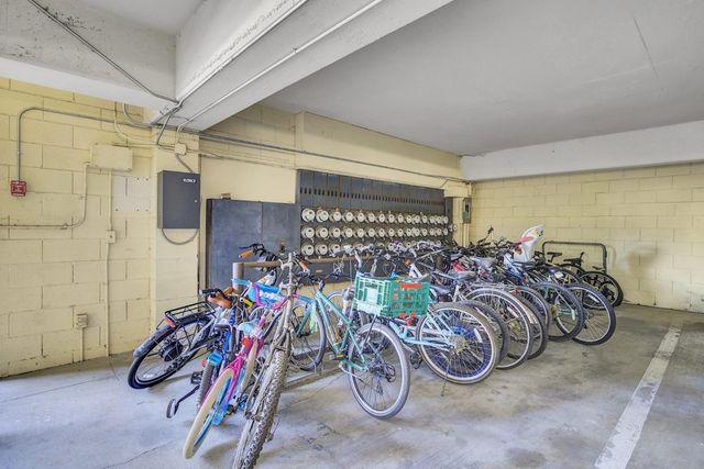 1031 Crestview Drive 216, Mountain View, CA 94040