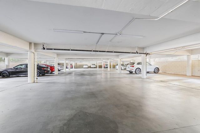1031 Crestview Drive 216, Mountain View, CA 94040