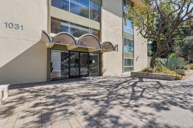 1031 Crestview Drive 216, Mountain View, CA 94040