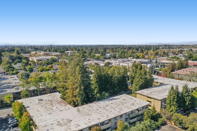 1031 Crestview Drive 216, Mountain View, CA 94040