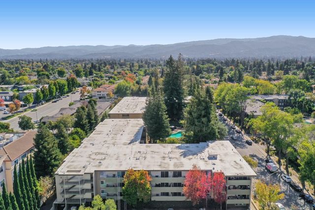 1031 Crestview Drive 216, Mountain View, CA 94040