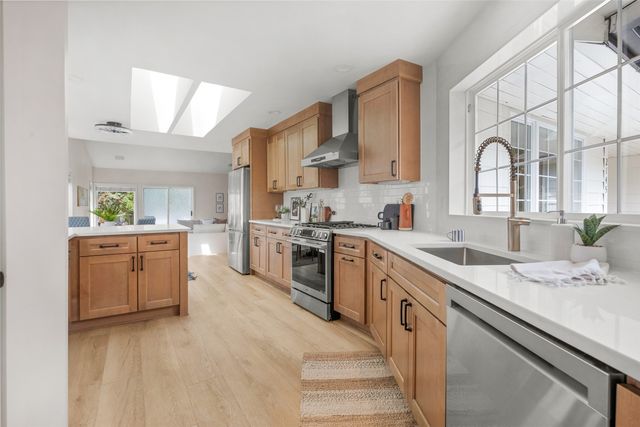 2145 Clover Court, Mukilteo, WA 98275