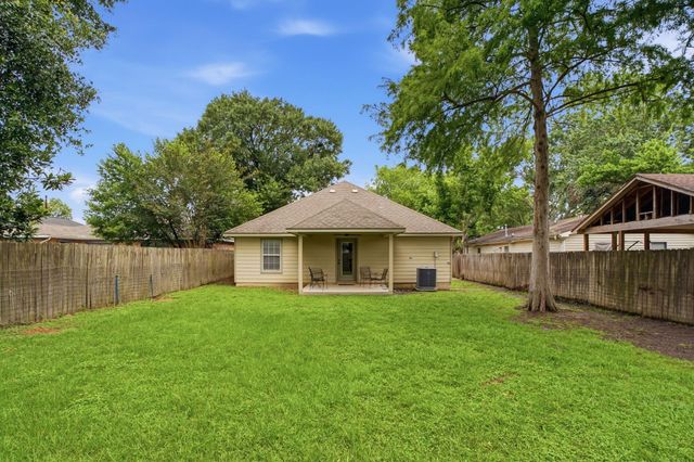 319 Moore Street, Tomball, TX 77375