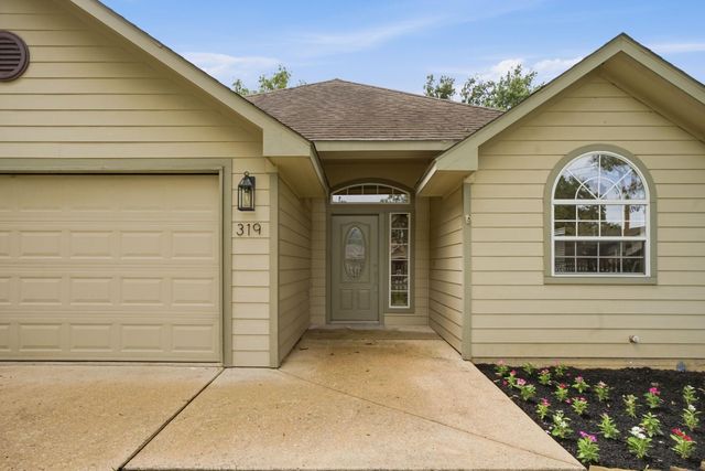 319 Moore Street, Tomball, TX 77375