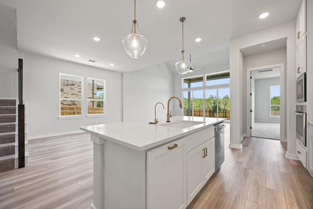 211 Craigends Yew Lane, Dripping Springs, TX 78620