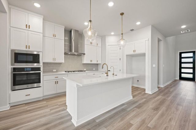 211 Craigends Yew Lane, Dripping Springs, TX 78620
