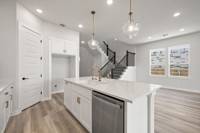 211 Craigends Yew Lane, Dripping Springs, TX 78620