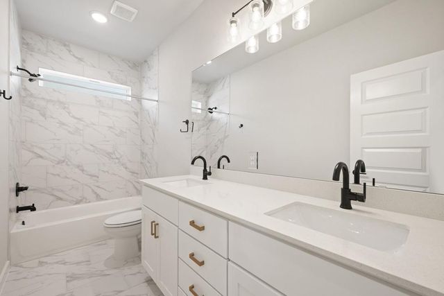 211 Craigends Yew Lane, Dripping Springs, TX 78620