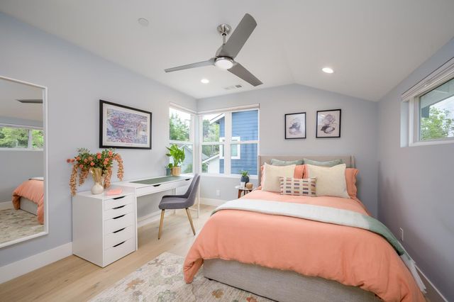 113 Seale Avenue, Palo Alto, CA 94301