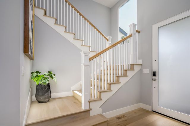 113 Seale Avenue, Palo Alto, CA 94301