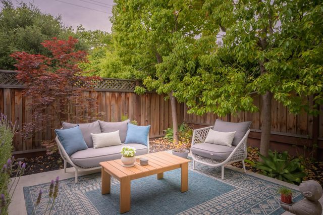 113 Seale Avenue, Palo Alto, CA 94301